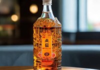 白酒红酒一应俱全，尽享美酒盛宴