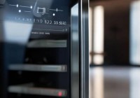 蓝盾智能酒柜维修信息平台分解☜智能红酒柜价格盘点：品质生活新选择