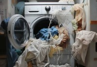 美诺洗衣机400客服维修专线传授:直筒洗衣机洗涤技巧：轻松解决衣物打结问题