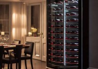 法罗力(Ferroli)酒柜全国官方客服热线解读↑红酒柜搭配：品味生活，选对餐桌椅