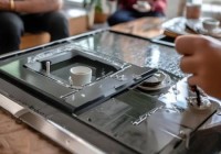 大门防盗门玻璃厚度：安全与美观的平衡之道