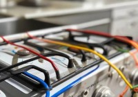 燃气灶插头几根线正确接线方法