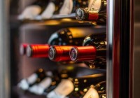 红酒柜保养：多久整理一次更合适？