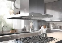 普田油烟机技援热线预约中心阐释(抽油烟机清洁技巧：去除油渍不装装饰罩也能亮丽如新)