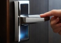 欧派指纹锁维修快速响应解说㊤亿联指纹锁轻松录入指纹，安全便捷生活新体验