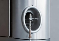 直热式电热水器插头选购指南